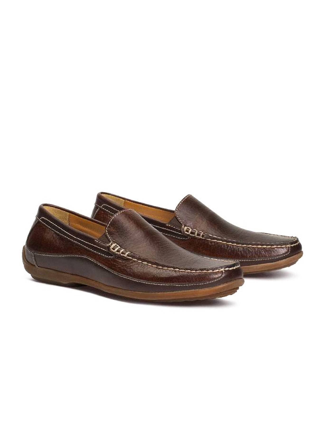 Slip on moccasin in brown leather with brown sole