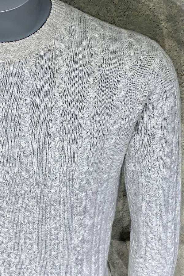 100% Cashmere Crew Neck in a Classic Cable Design - 42500 - Alternative view 2