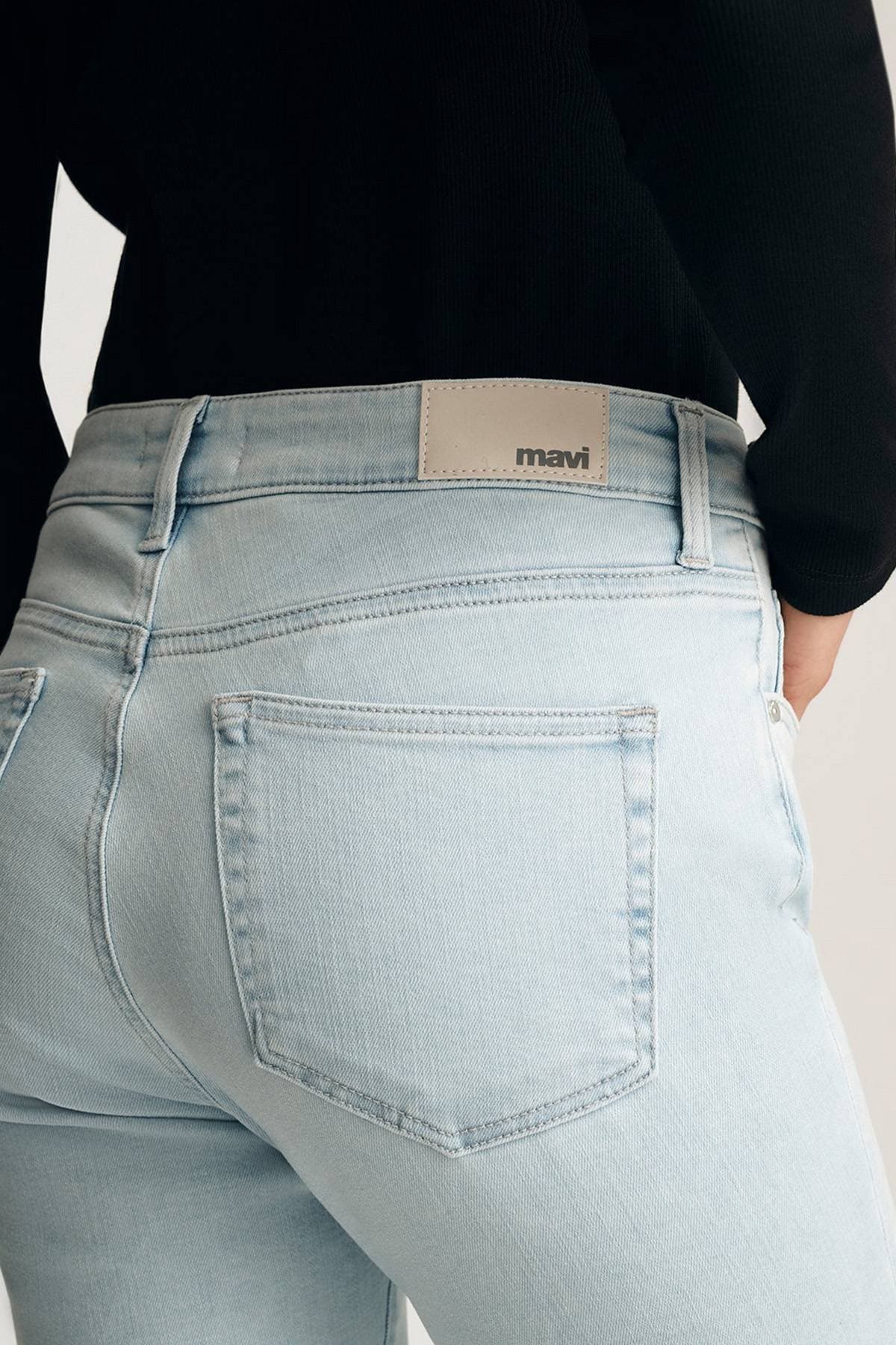 Light Denim Blue Relaxed Jean | Women's - 165.0000 - Alternative view 5